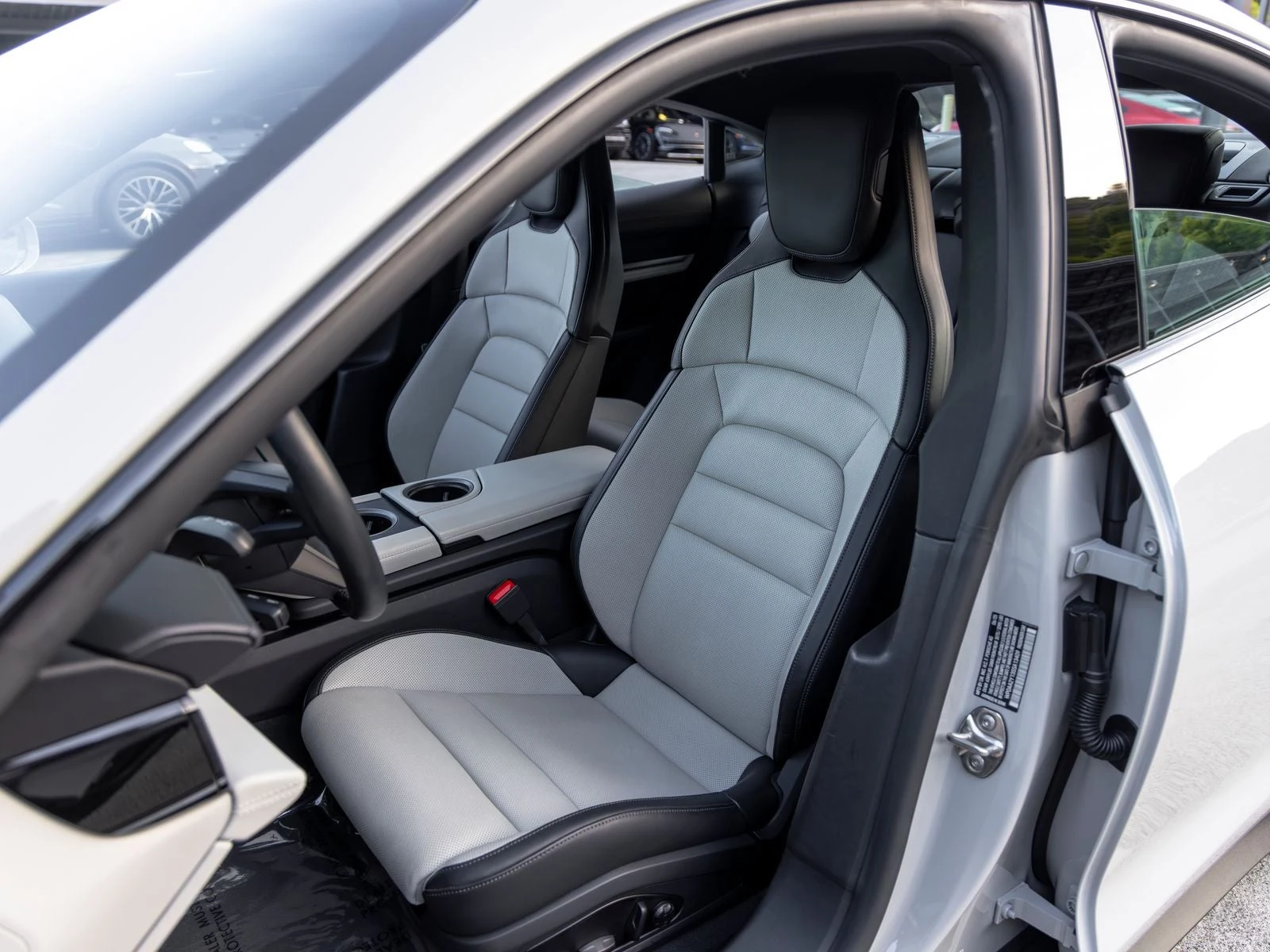 2025 Porsche Taycan 4 Sedan (2025 Update), 5/20