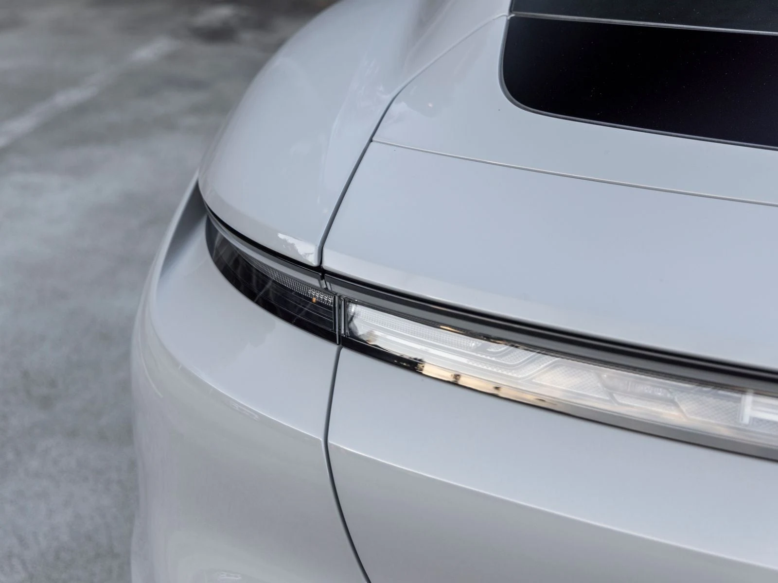 2025 Porsche Taycan 4 Sedan (2025 Update), 18/20