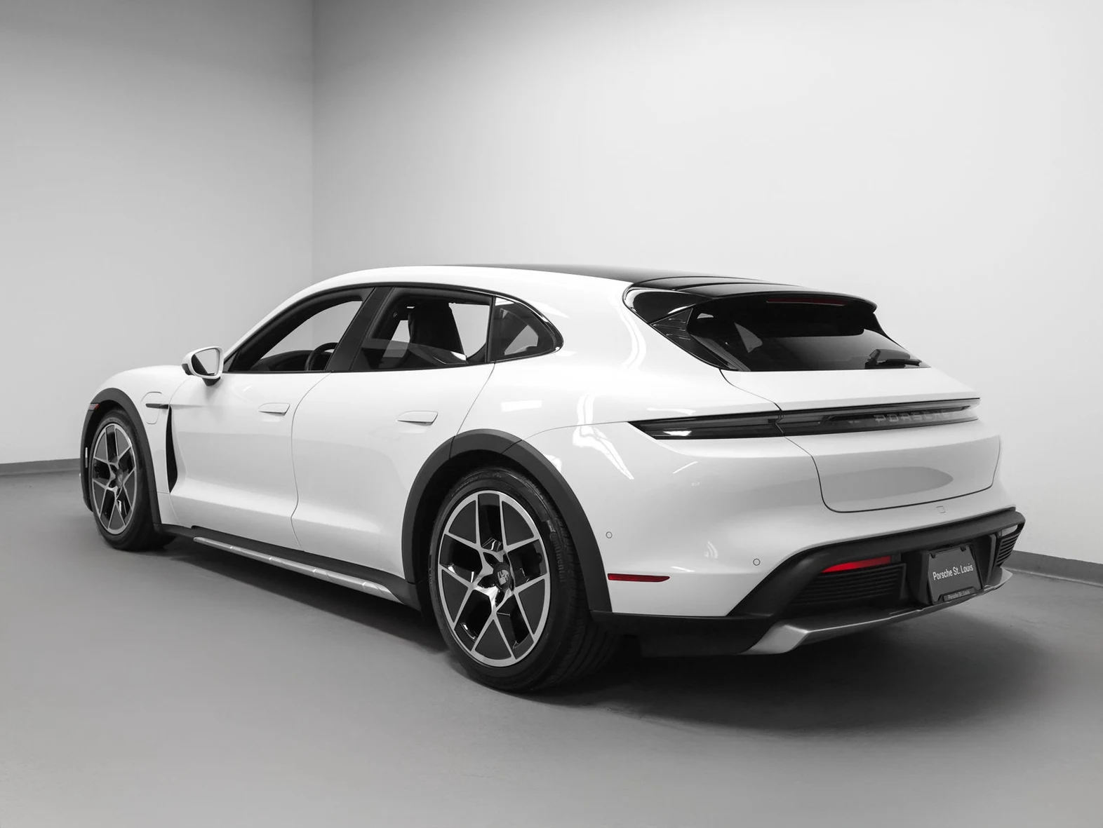 2025 Porsche Taycan 4 Cross Turismo (2025 Update), 3/20