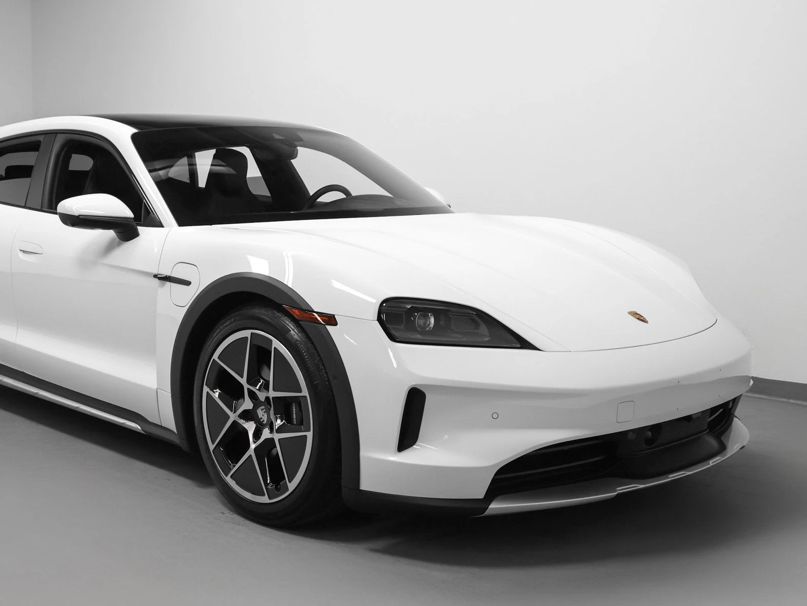 2025 Porsche Taycan 4 Cross Turismo (2025 Update), 8/20