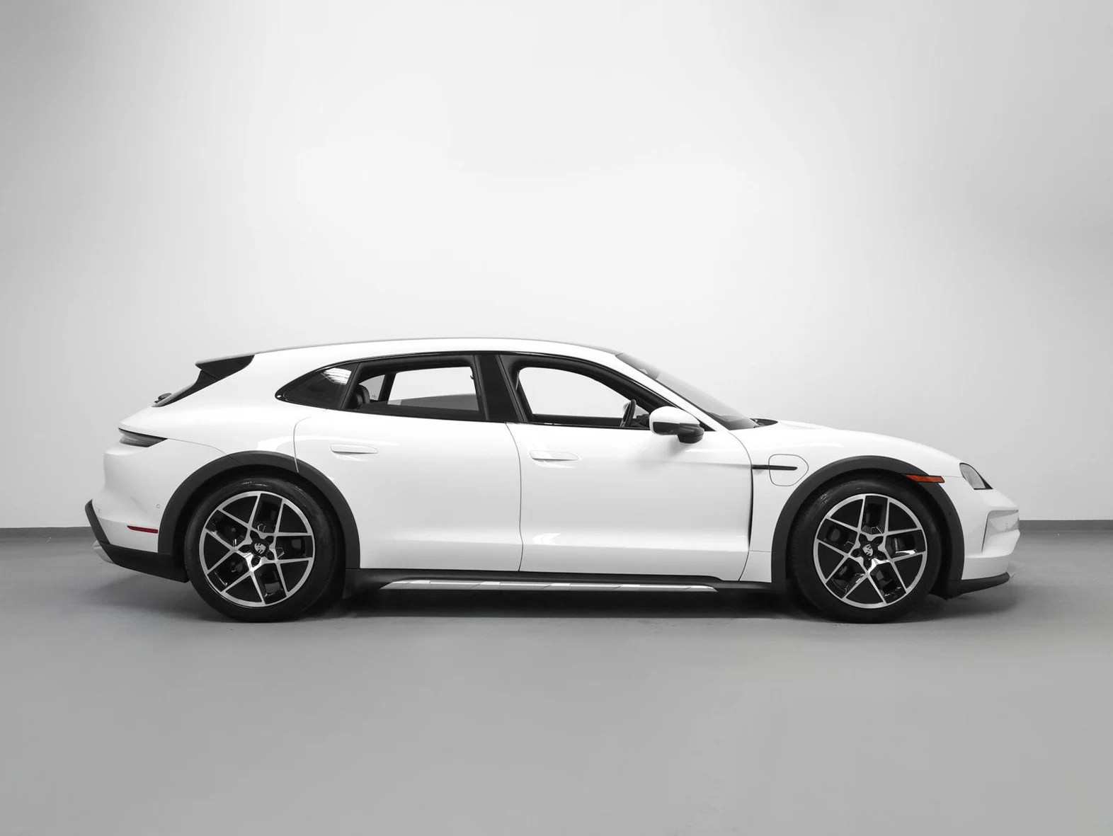 2025 Porsche Taycan 4 Cross Turismo (2025 Update), 12/20