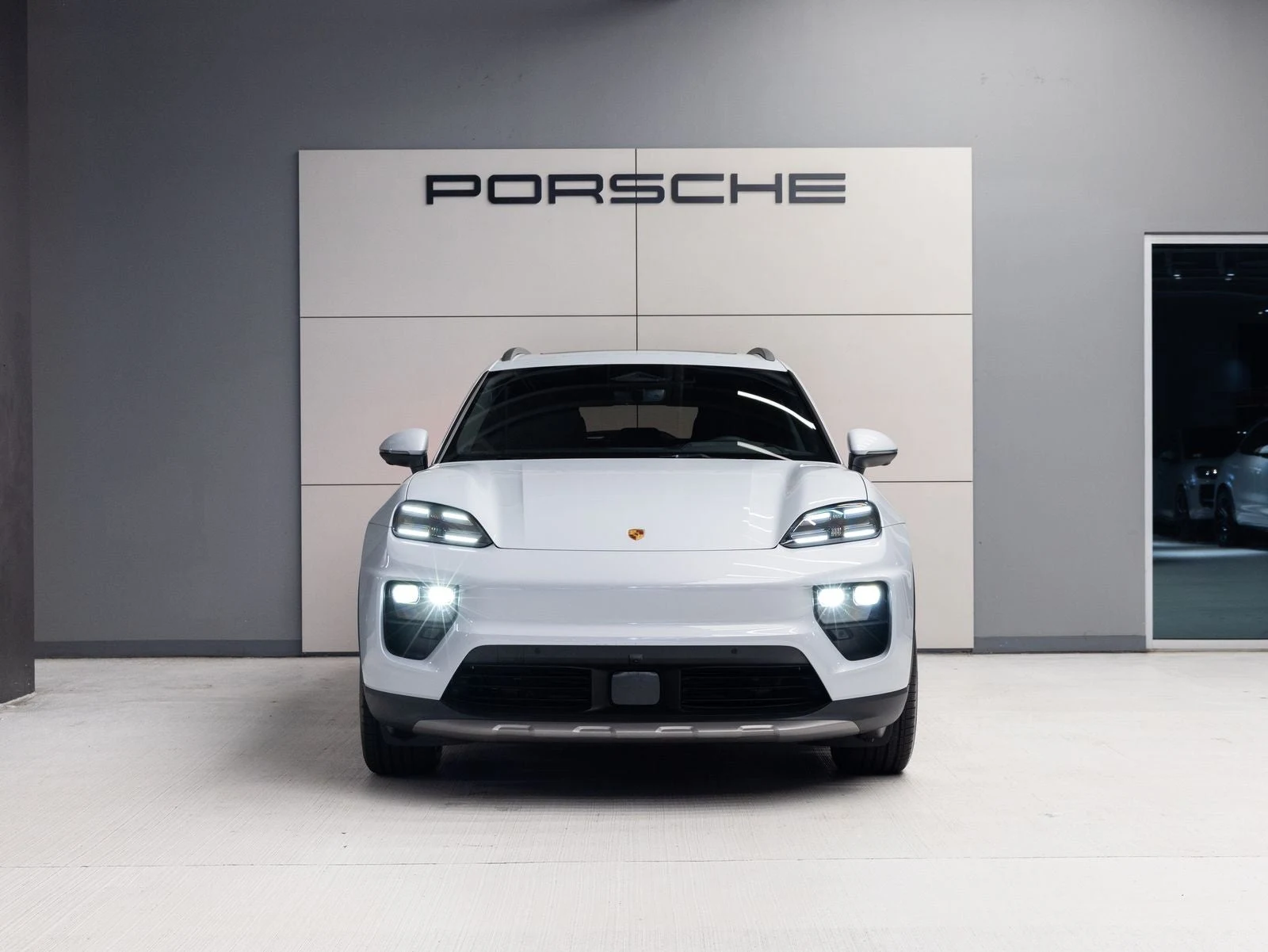 2026 Porsche Macan 4 Electric (XAB), 10/20