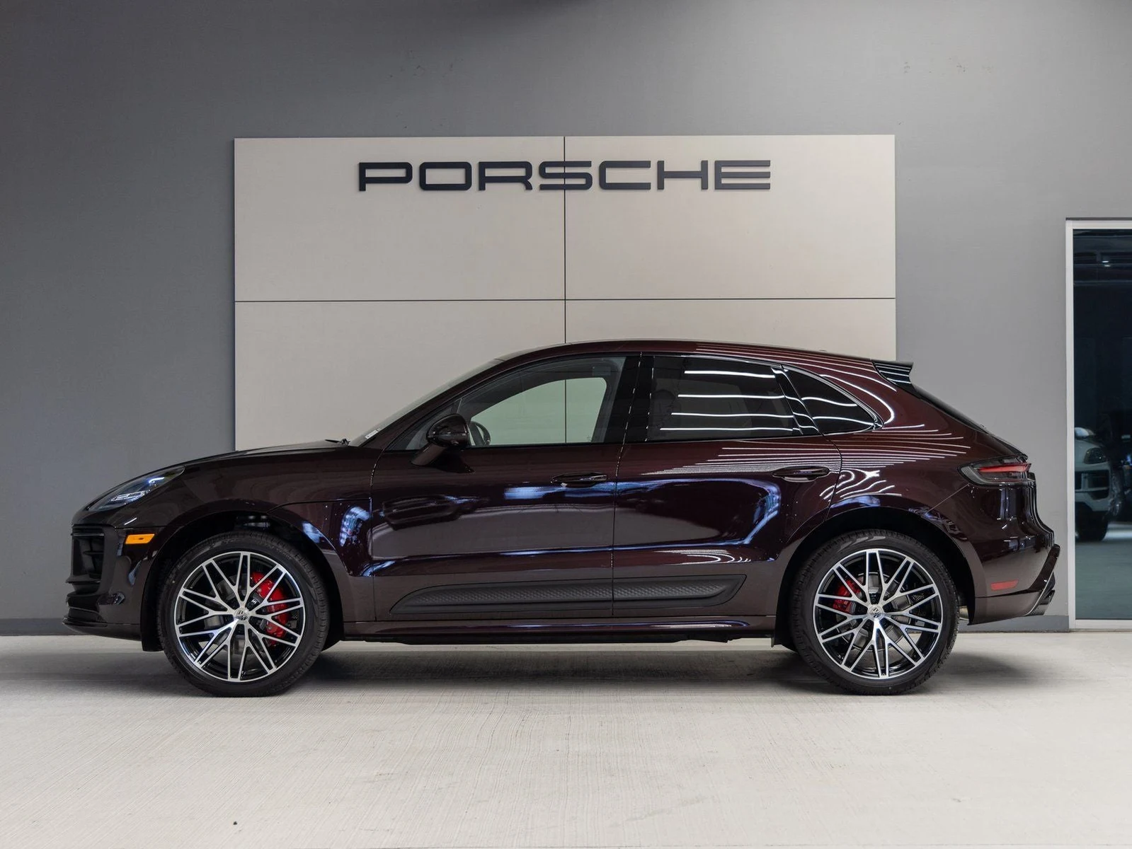 2026 Porsche Macan S (95B), 2/20