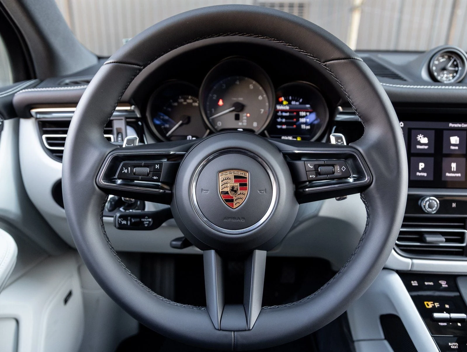 2026 Porsche Macan S (95B), 13/20