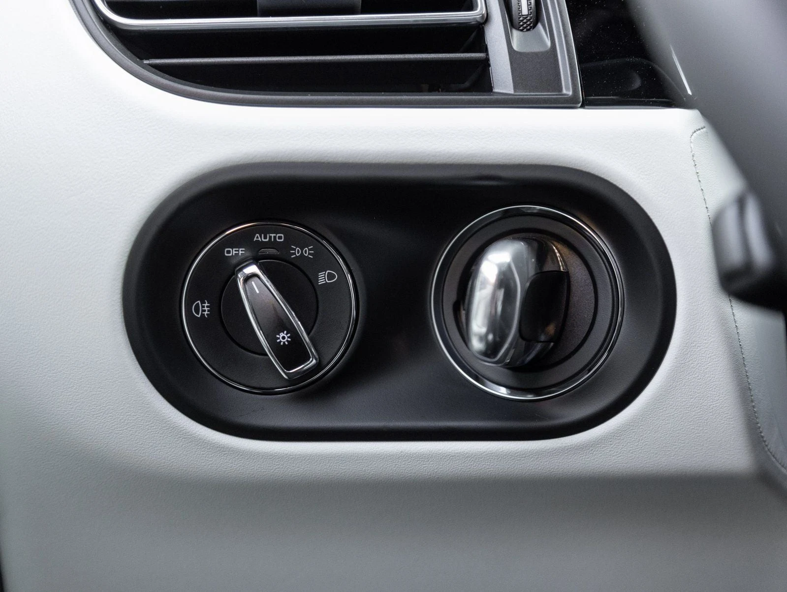 2026 Porsche Macan S (95B), 17/20