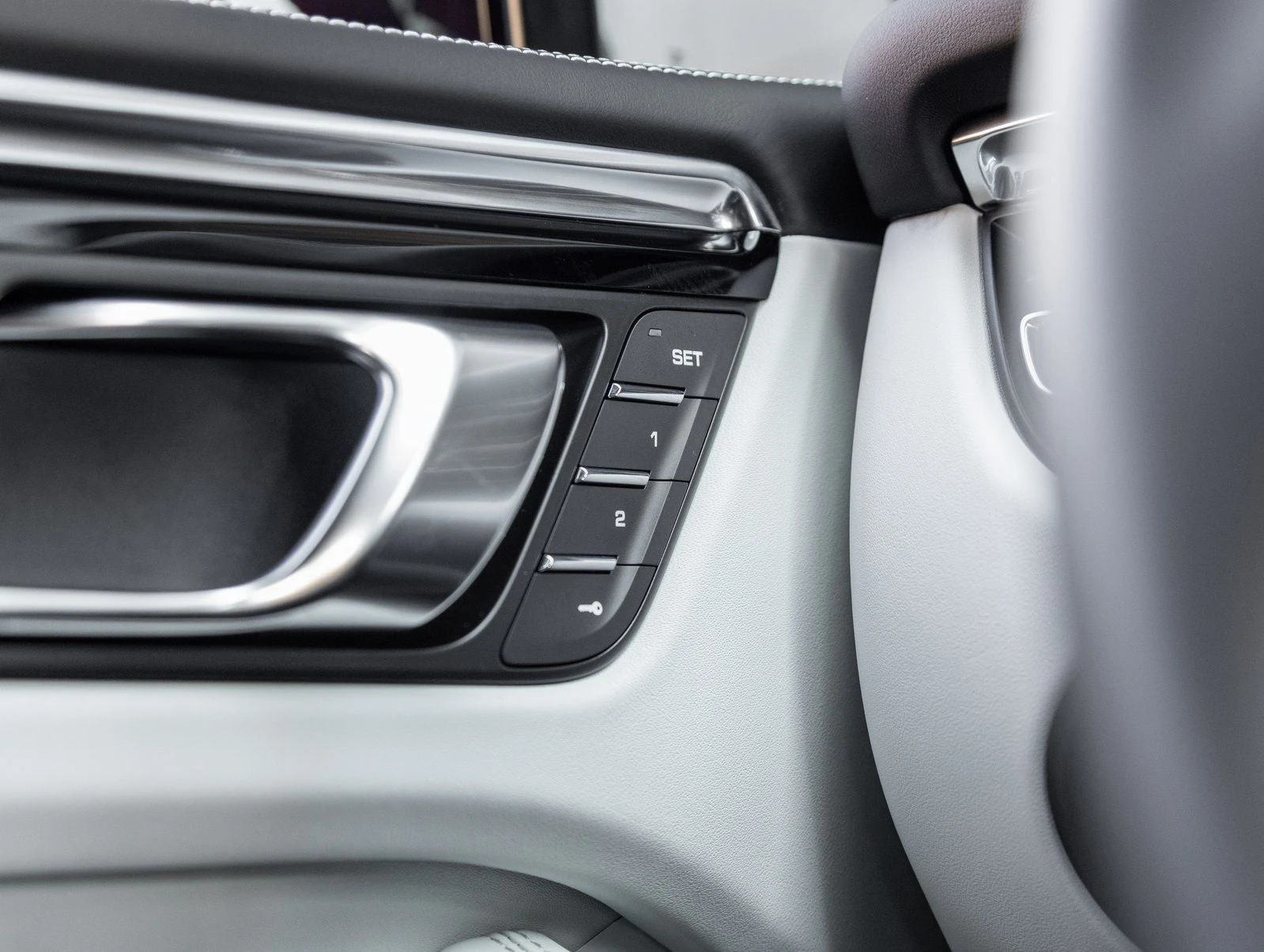 2026 Porsche Macan S (95B), 18/20