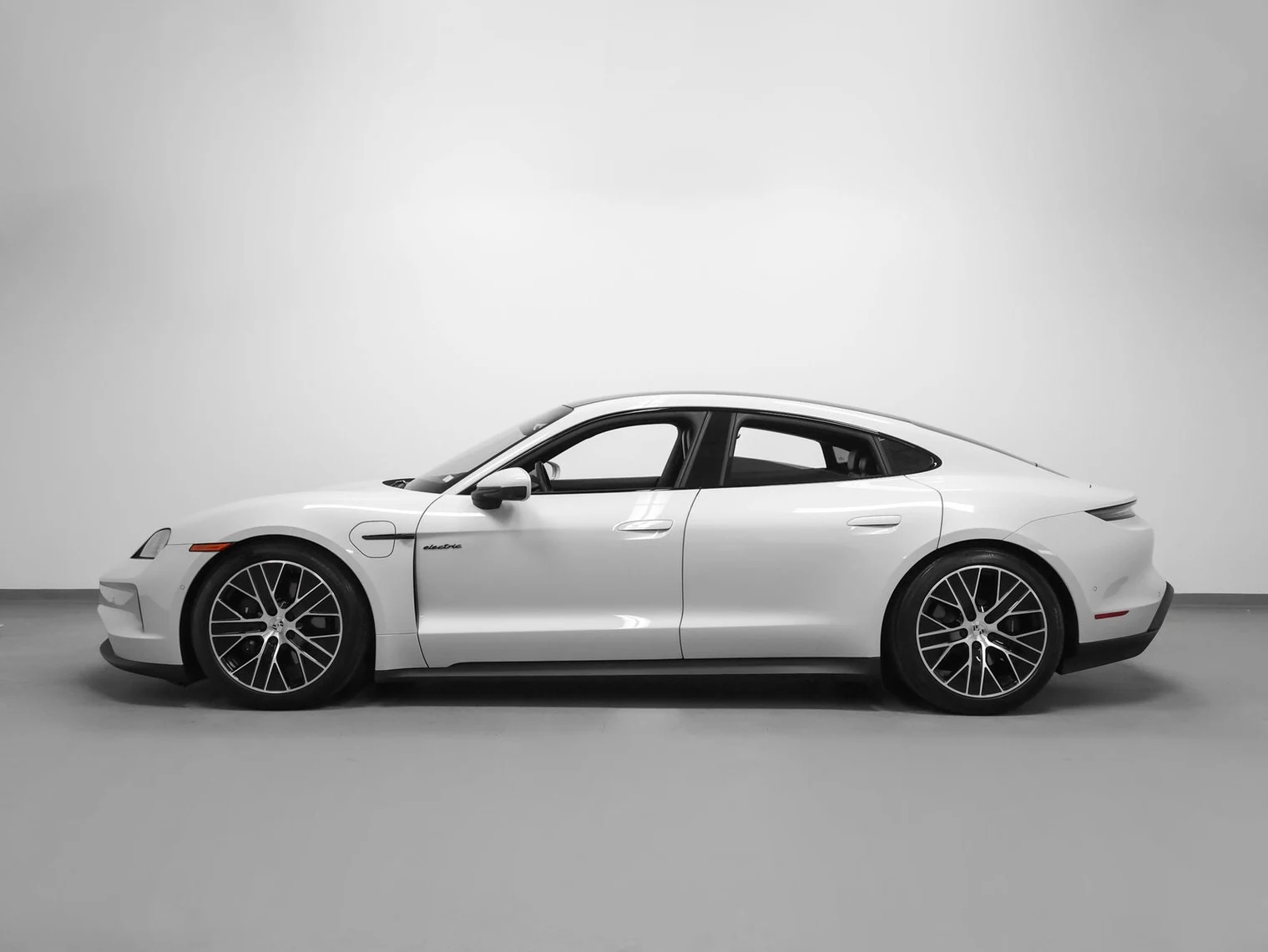 2025 Porsche Taycan 4 Sedan (2025 Update), 2/20