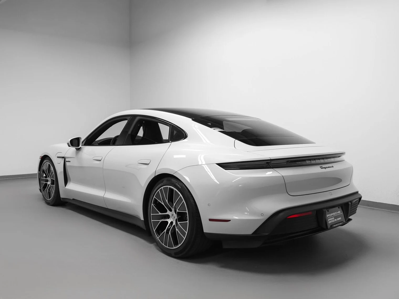 2025 Porsche Taycan 4 Sedan (2025 Update), 3/20