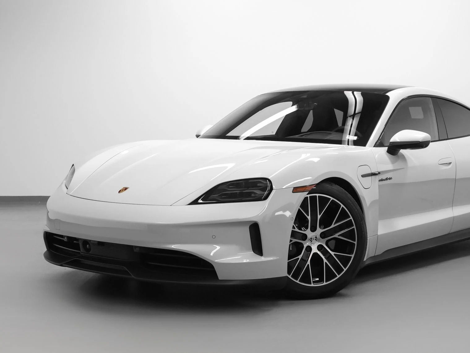 2025 Porsche Taycan 4 Sedan (2025 Update), 6/20
