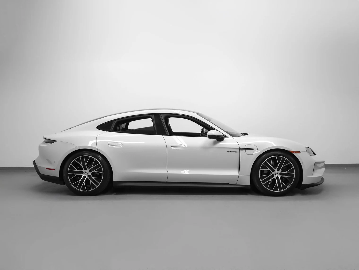 2025 Porsche Taycan 4 Sedan (2025 Update), 12/20