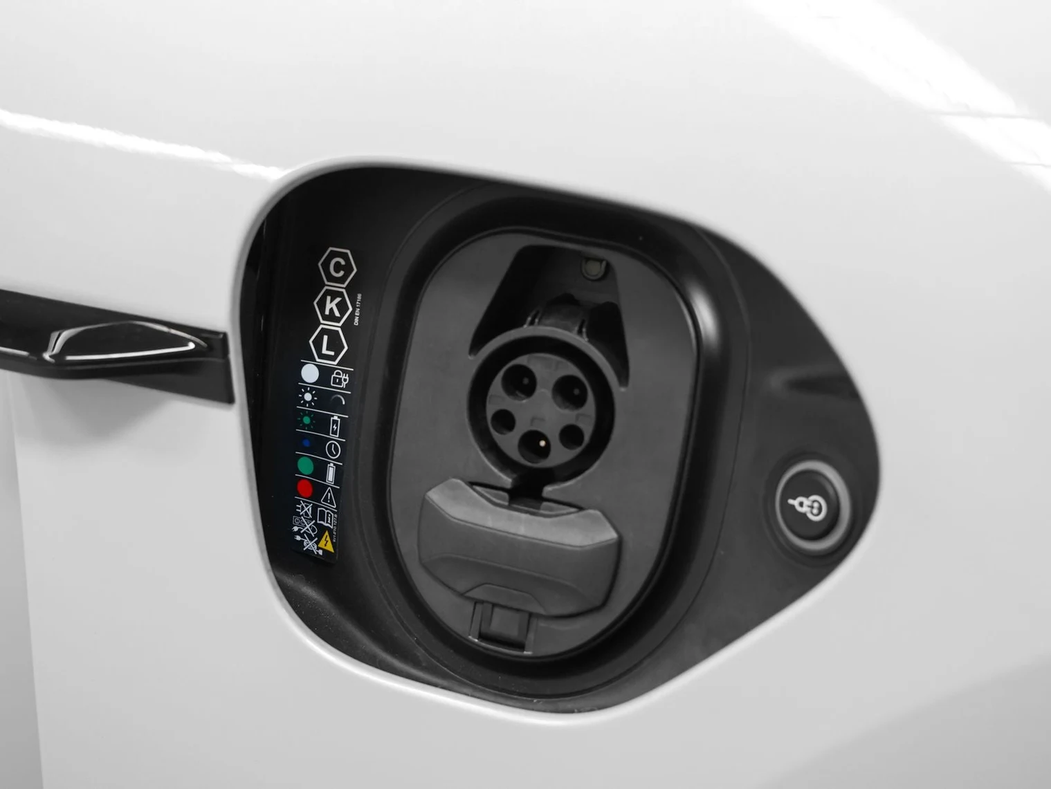 2025 Porsche Taycan 4 Sedan (2025 Update), 14/20