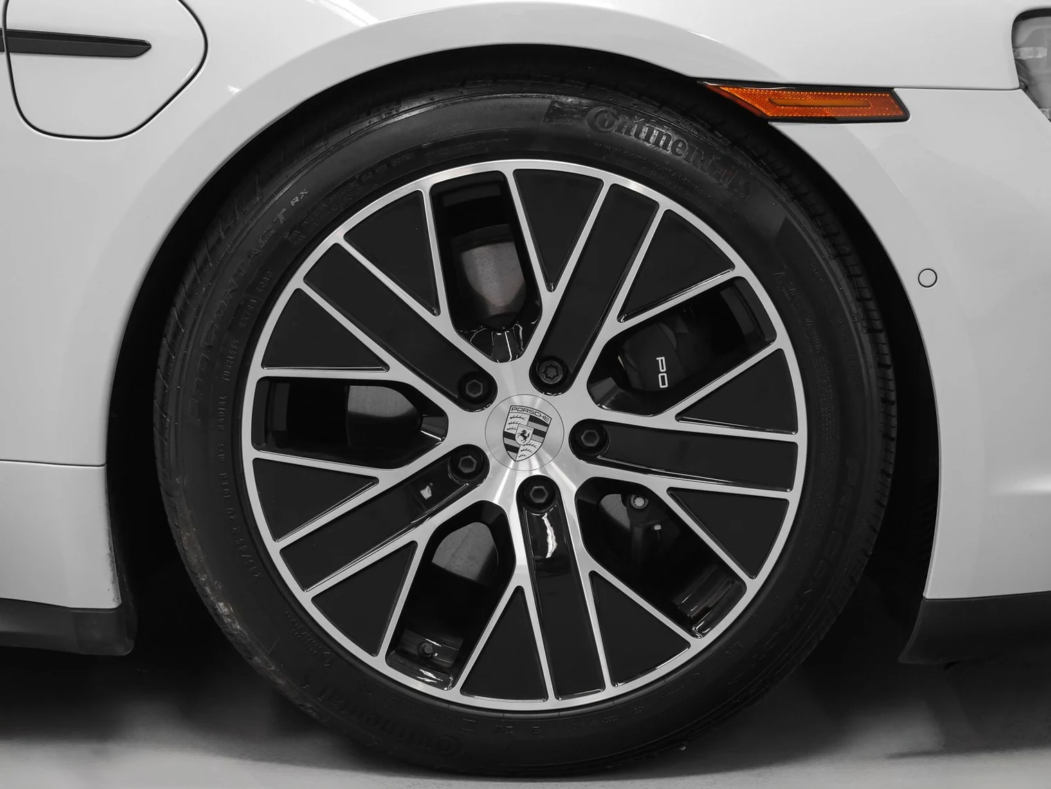 2025 Porsche Taycan 4 Sedan (2025 Update), 16/20