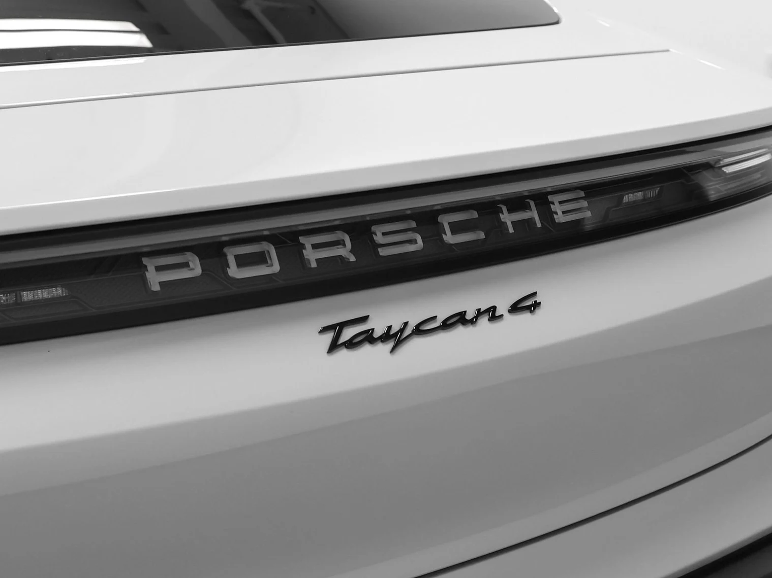 2025 Porsche Taycan 4 Sedan (2025 Update), 20/20