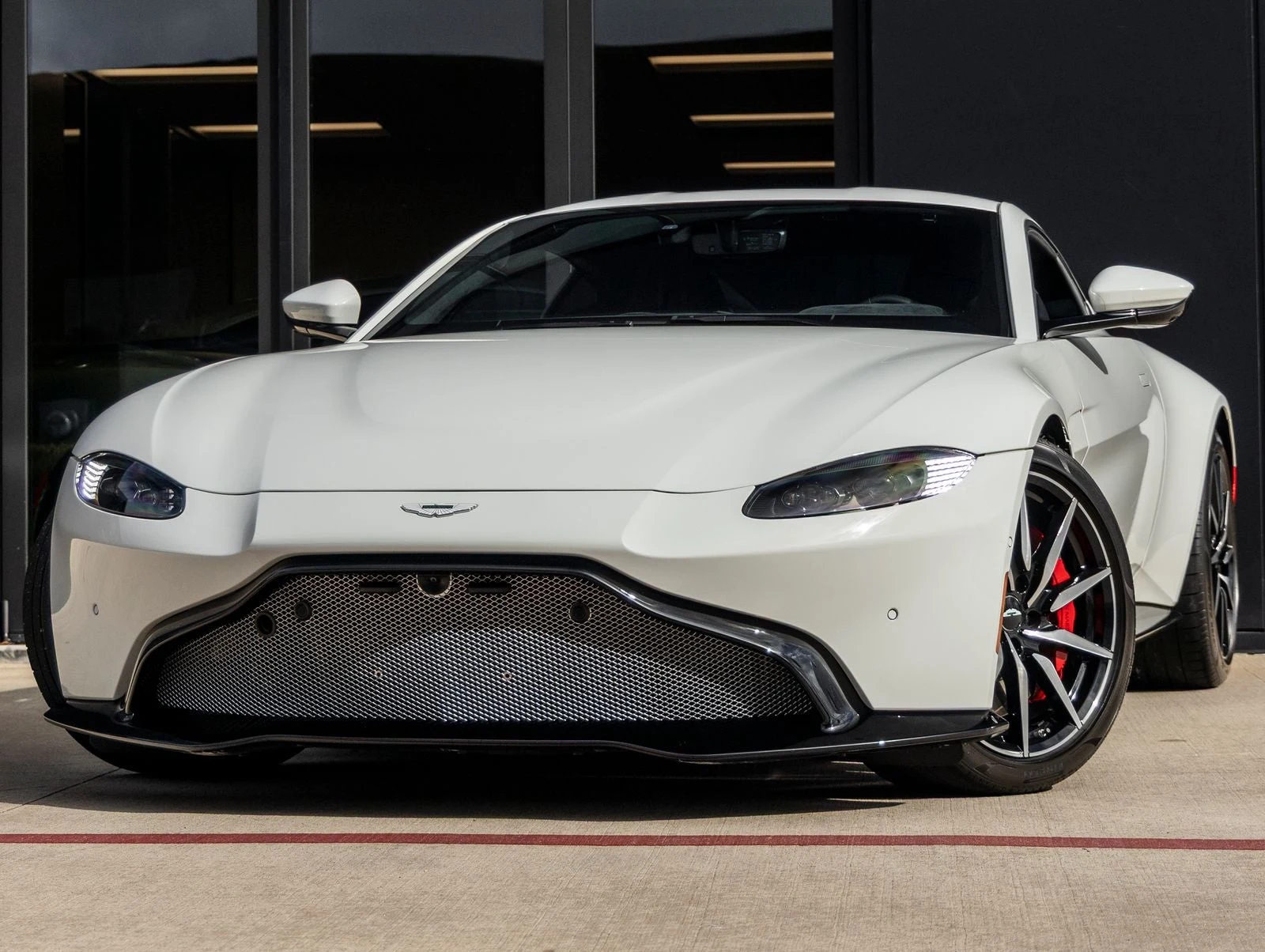 Aston Martin Vantage Coupé (2018) · Lunar White · Indigo Auto Group