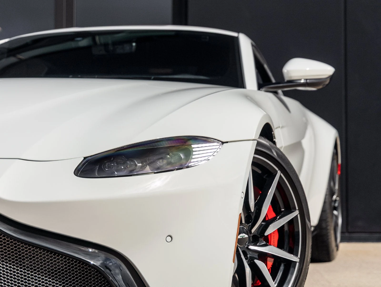 2019 Aston Martin Vantage Coupé (2018), 14/20
