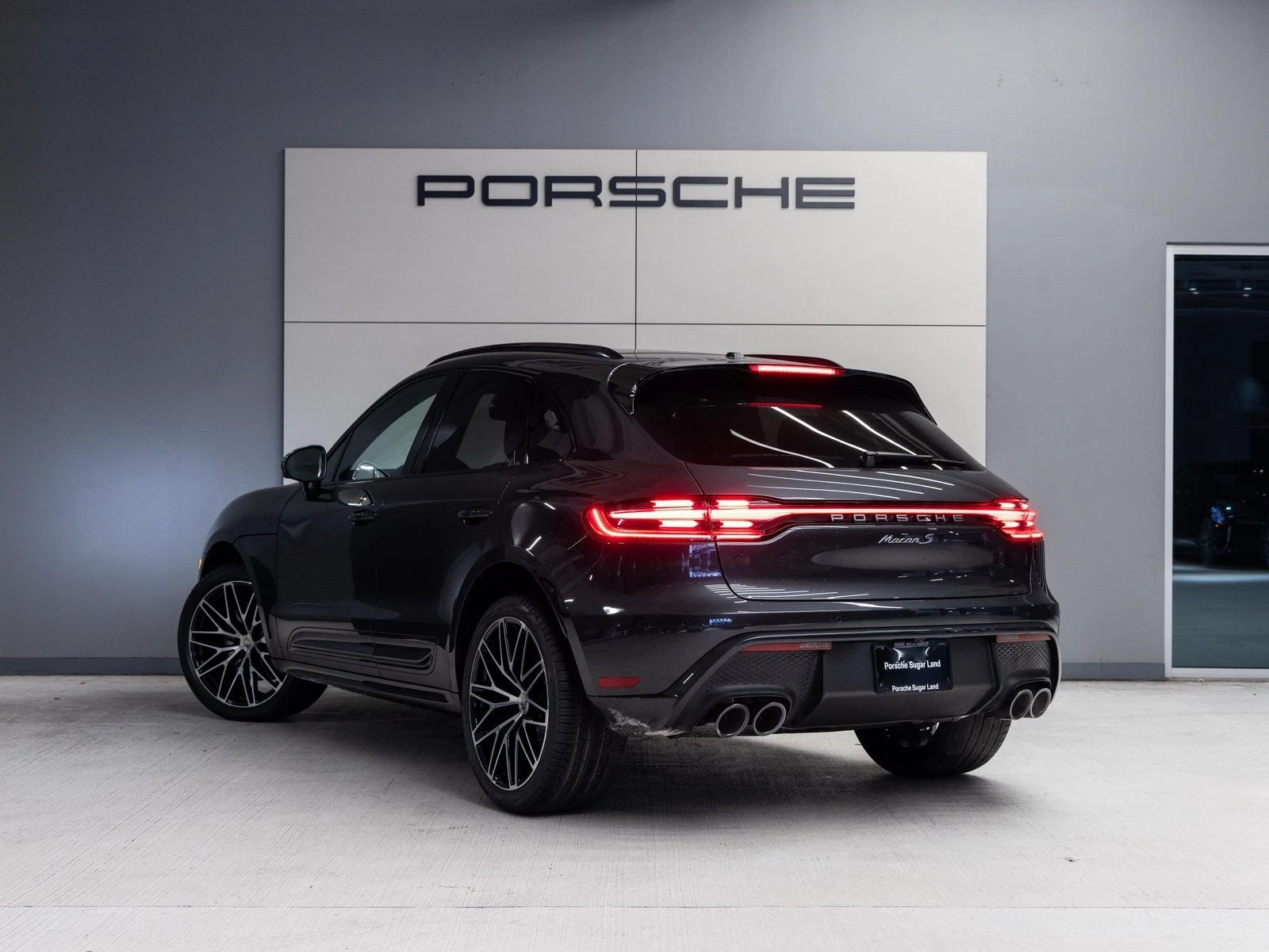 2026 Porsche Macan S (95B), 3/20