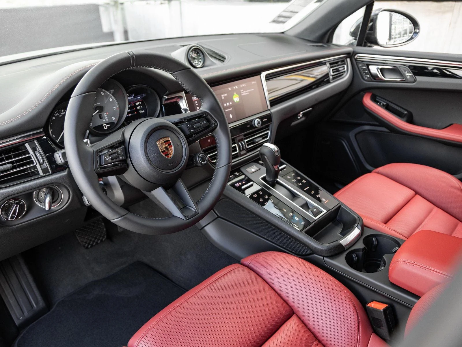 2026 Porsche Macan S (95B), 4/20