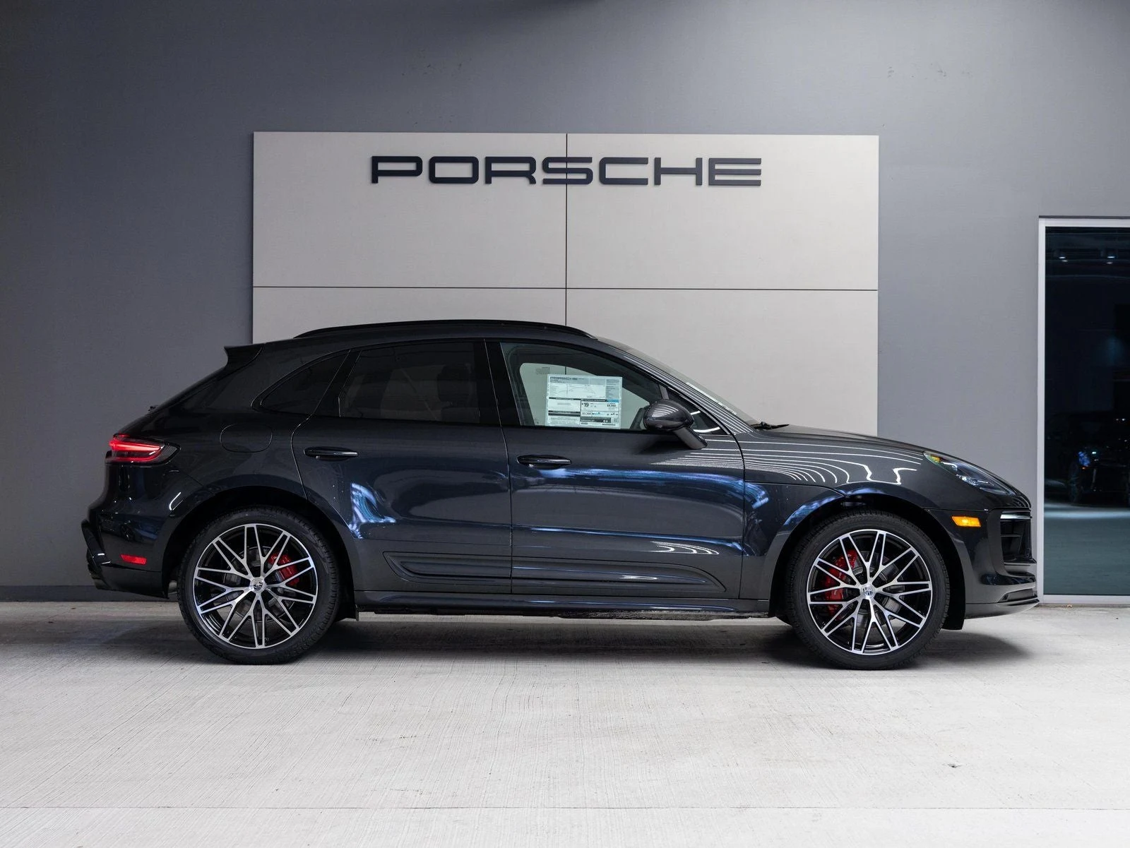 2026 Porsche Macan S (95B), 8/20