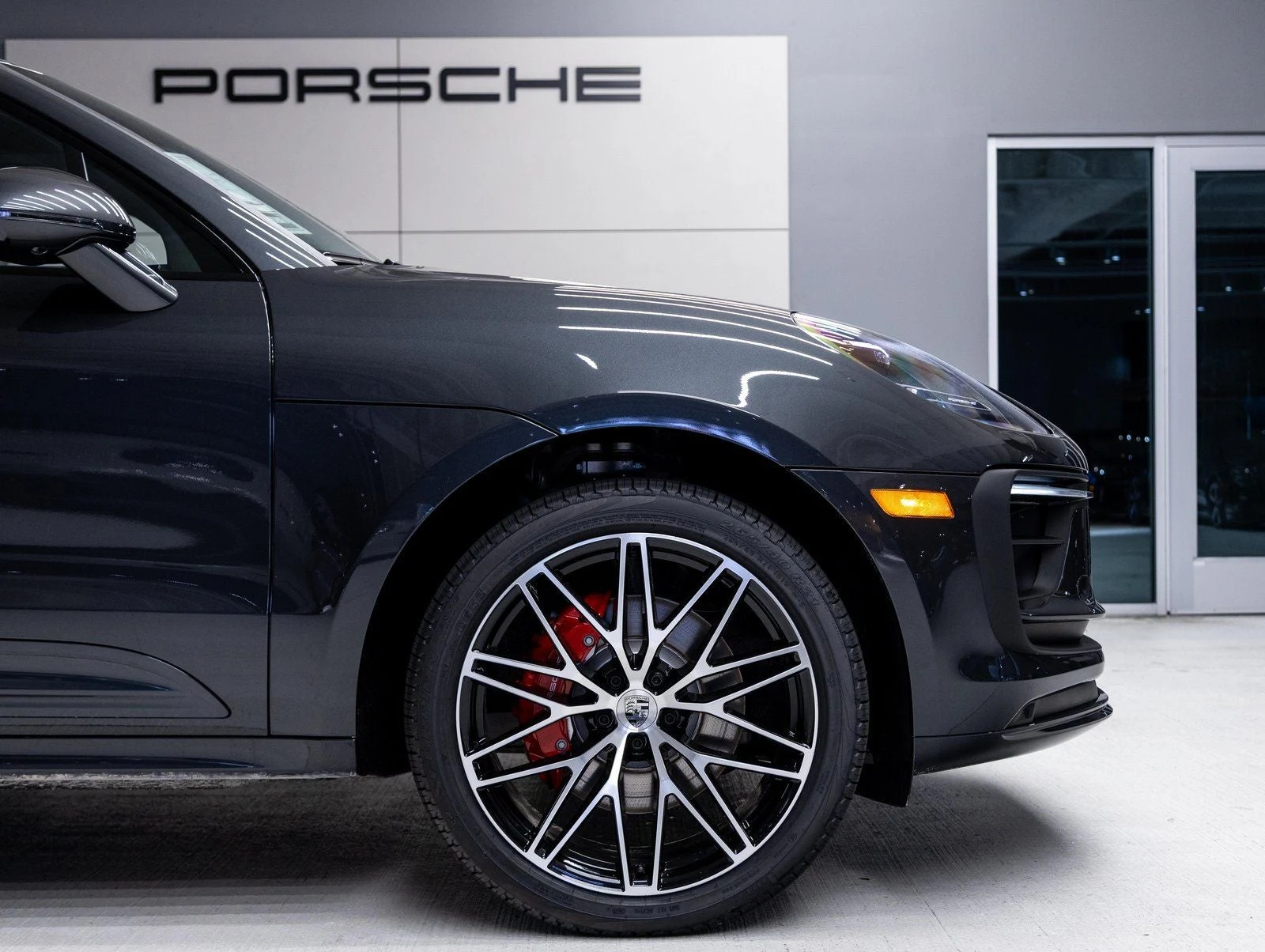 2026 Porsche Macan S (95B), 11/20