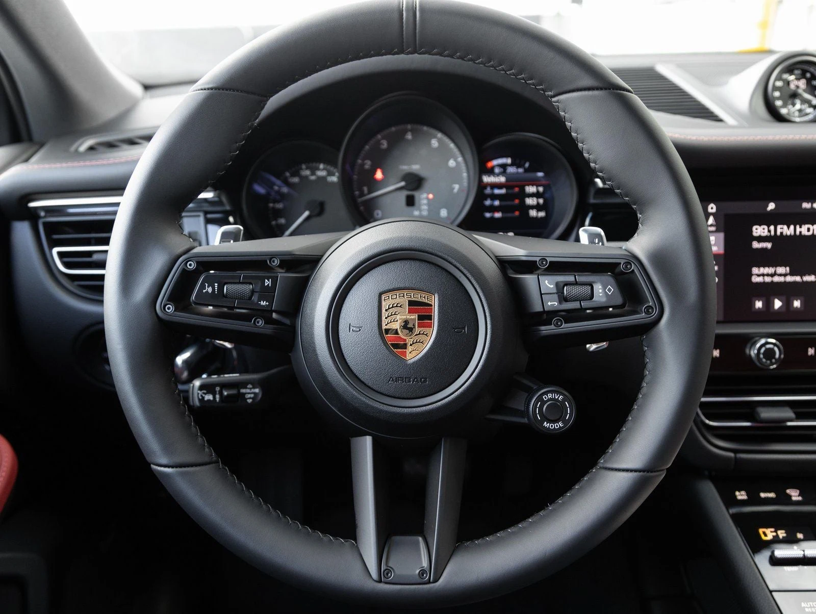 2026 Porsche Macan S (95B), 13/20