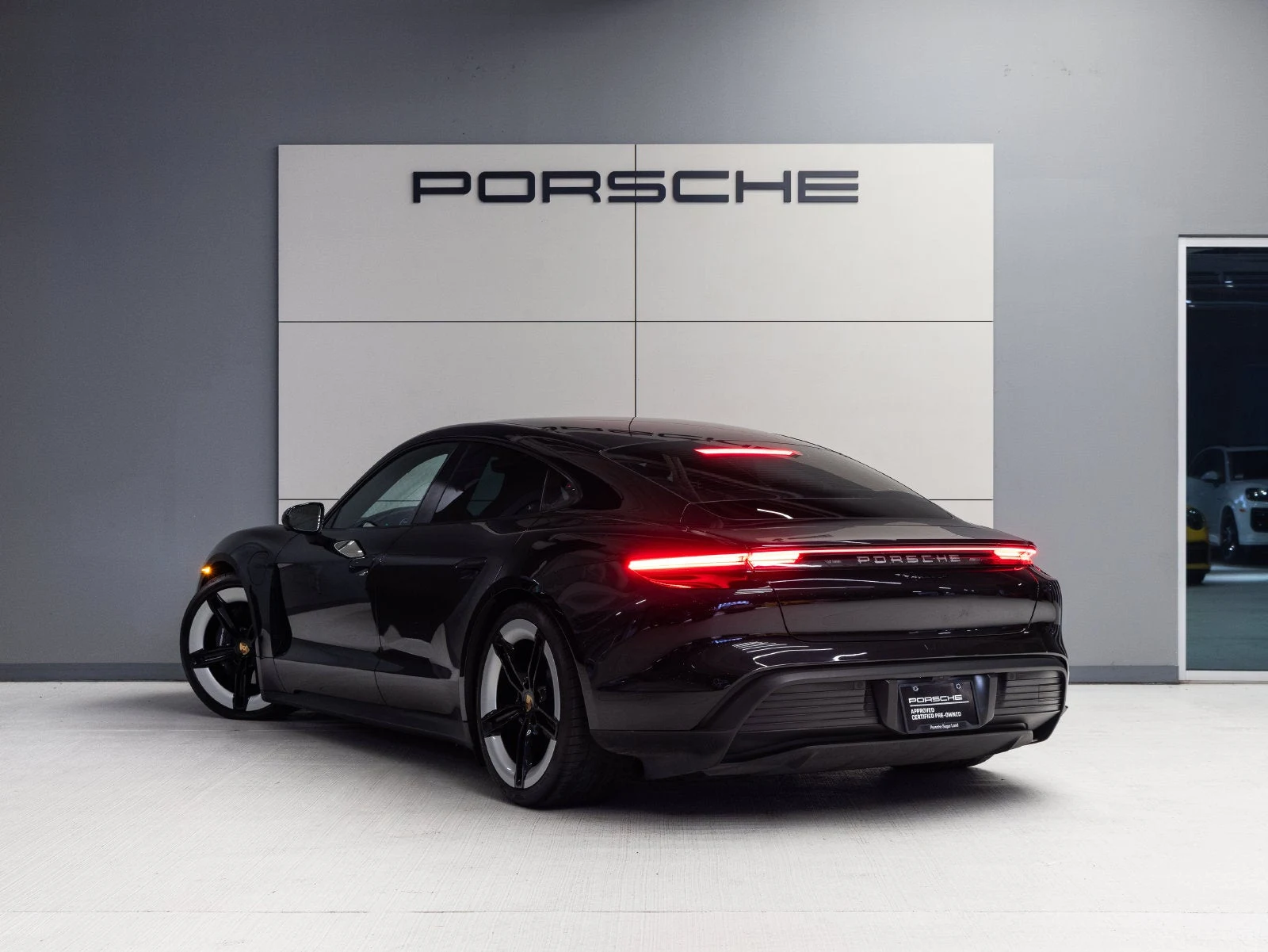2025 Porsche Taycan 4 Sedan (2025 Update), 3/20