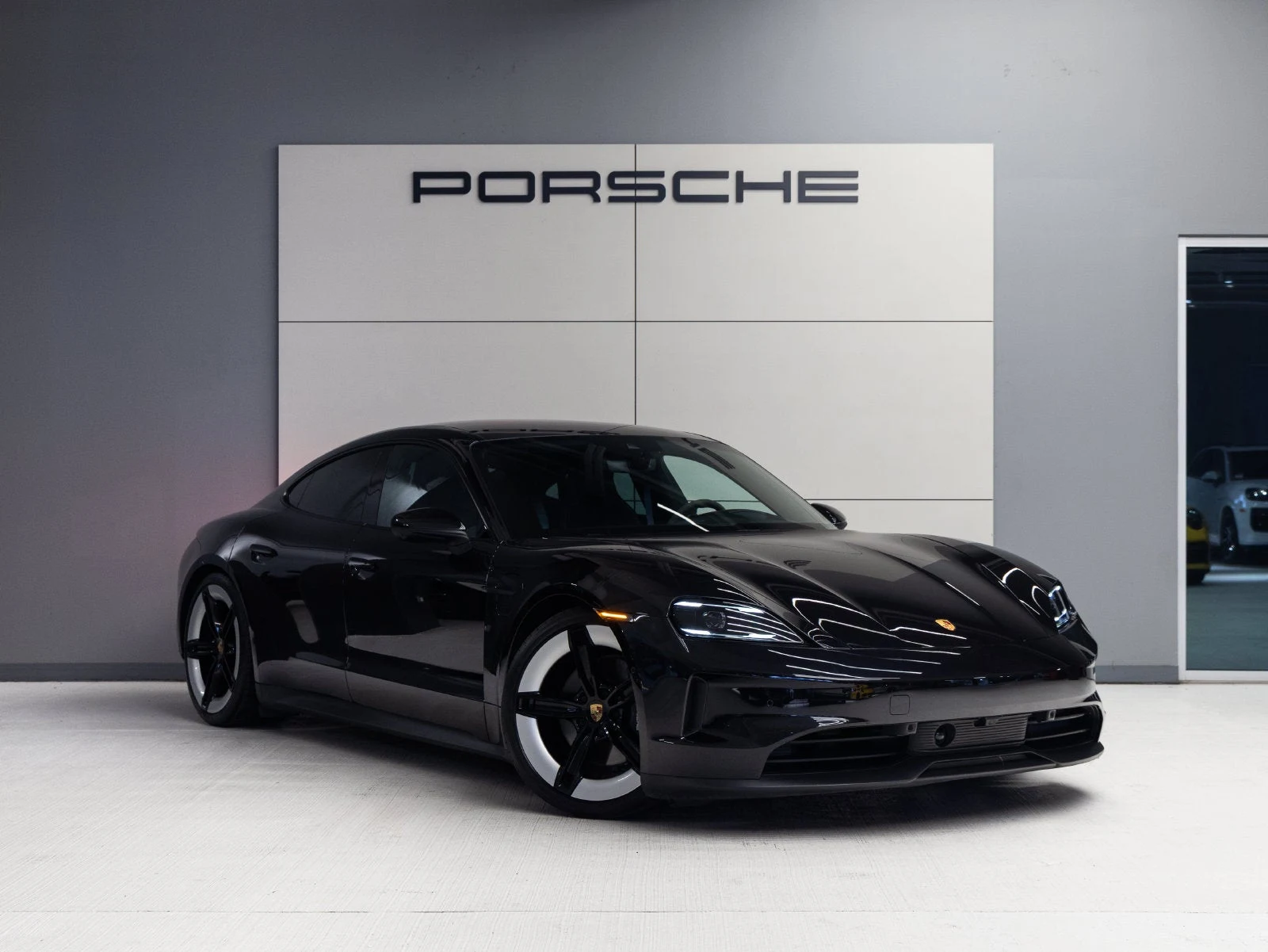 2025 Porsche Taycan 4 Sedan (2025 Update), 9/20