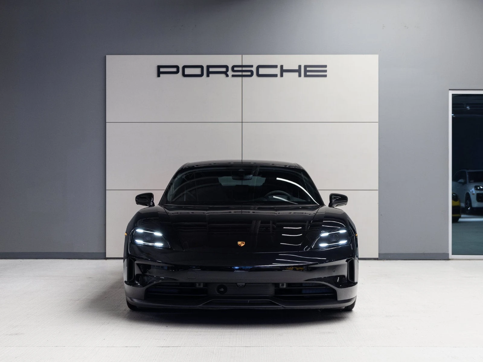 2025 Porsche Taycan 4 Sedan (2025 Update), 10/20