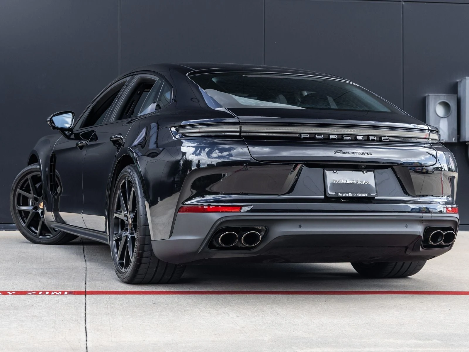 2025 Porsche Panamera (976), 3/20