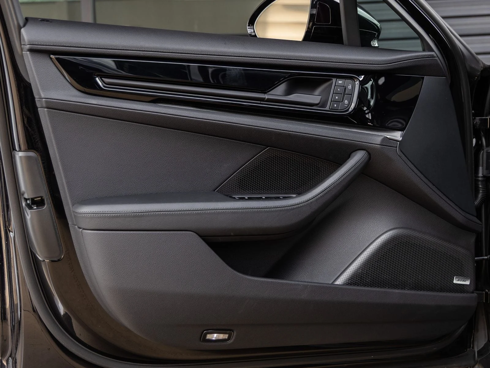 2025 Porsche Panamera (976), 20/20