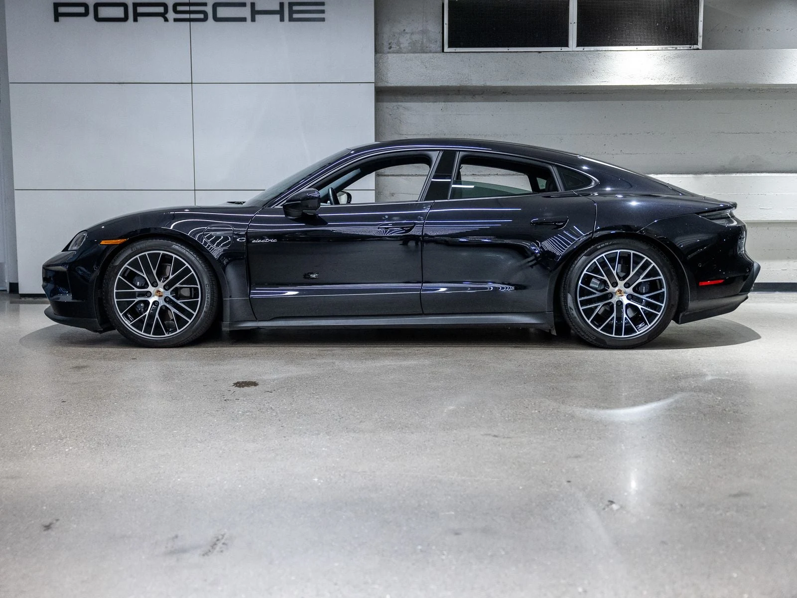 2025 Porsche Taycan Sedan (2025 Update), 2/20