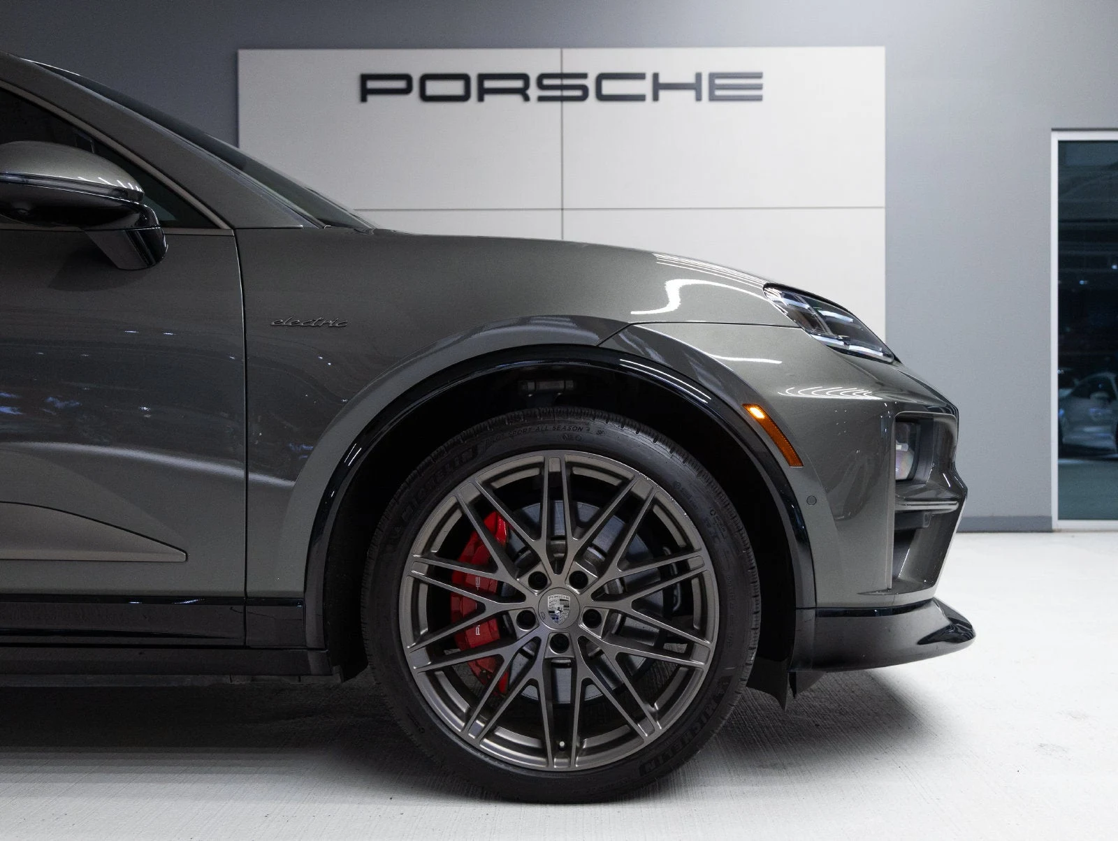 2024 Porsche Macan Turbo Electric (XAB), 11/20