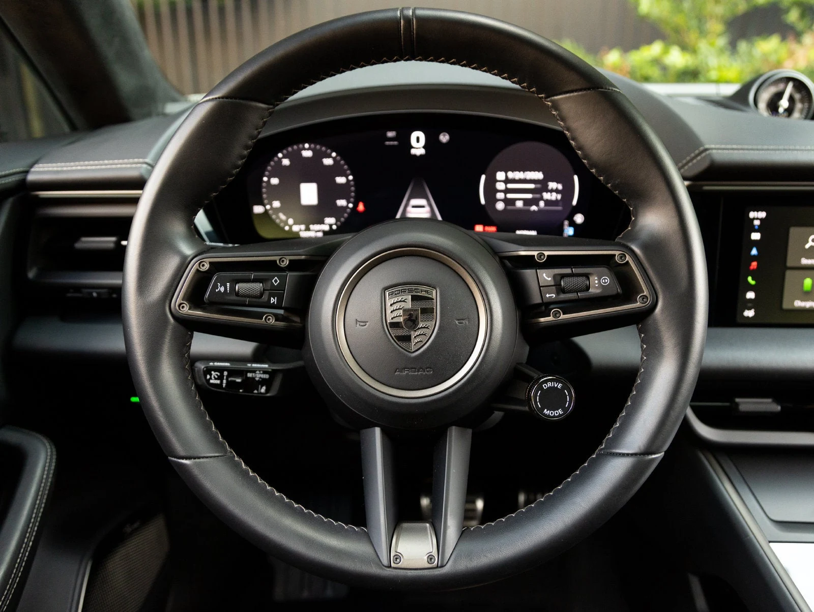 2024 Porsche Macan Turbo Electric (XAB), 13/20