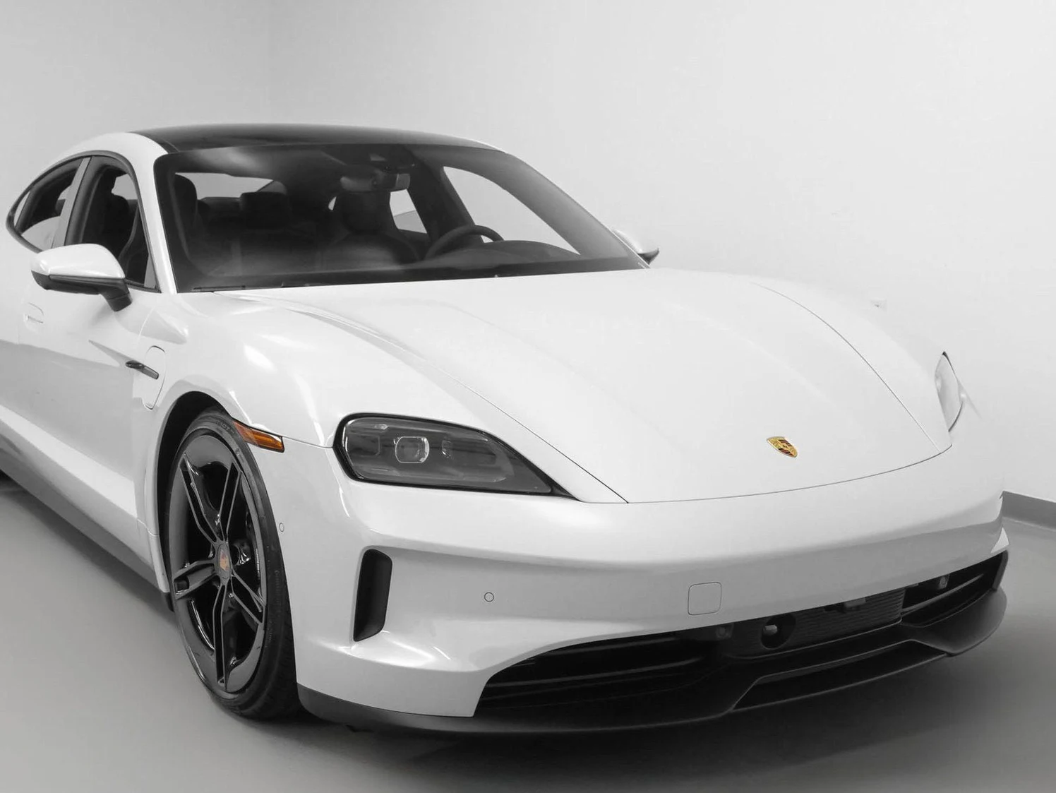 2025 Porsche Taycan Sedan (2025 Update), 9/20