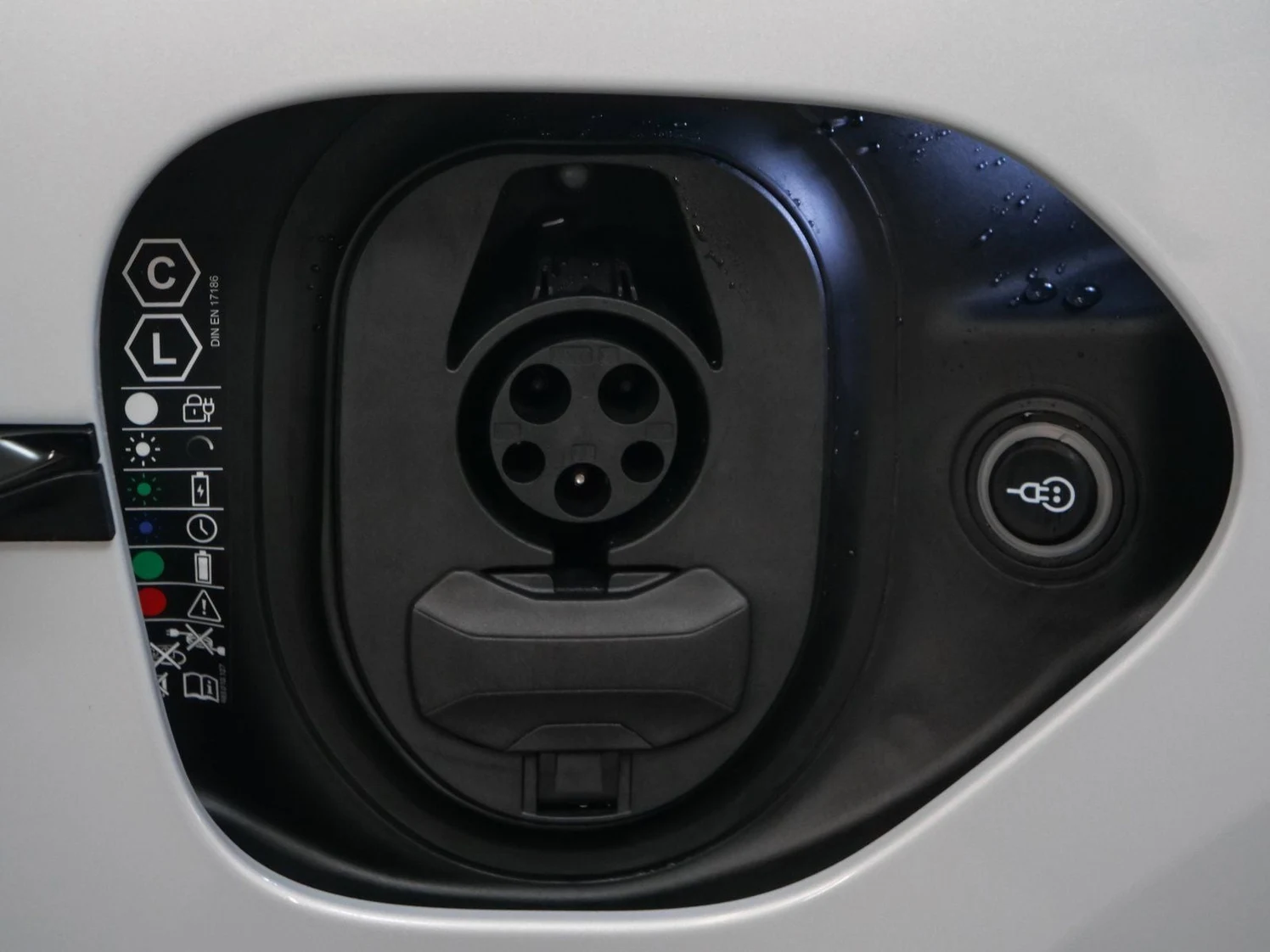 2025 Porsche Taycan Sedan (2025 Update), 14/20
