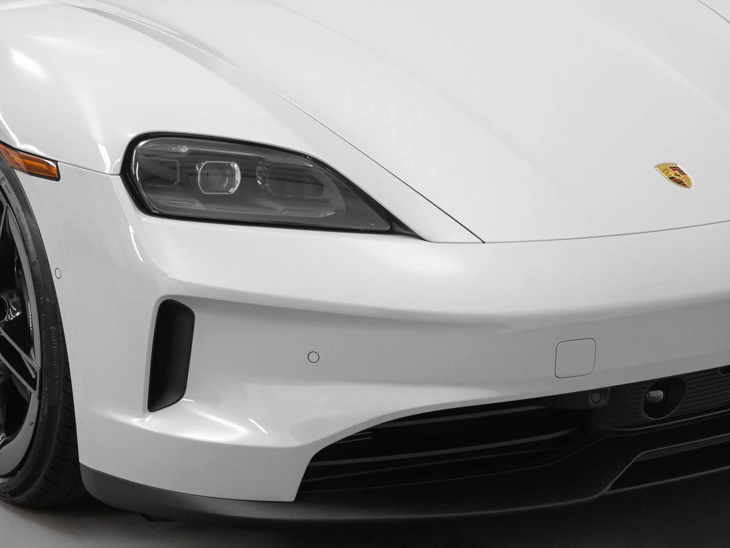 2025 Porsche Taycan Sedan (2025 Update), 17/20