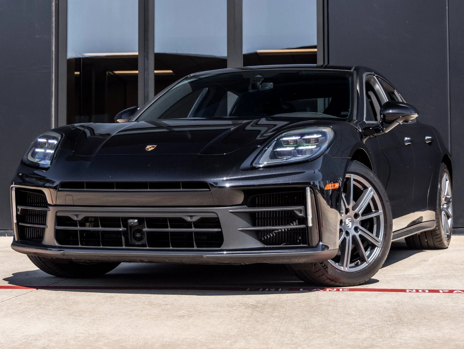 Porsche Panamera (976) · Jet Black Metallic · Indigo Auto Group