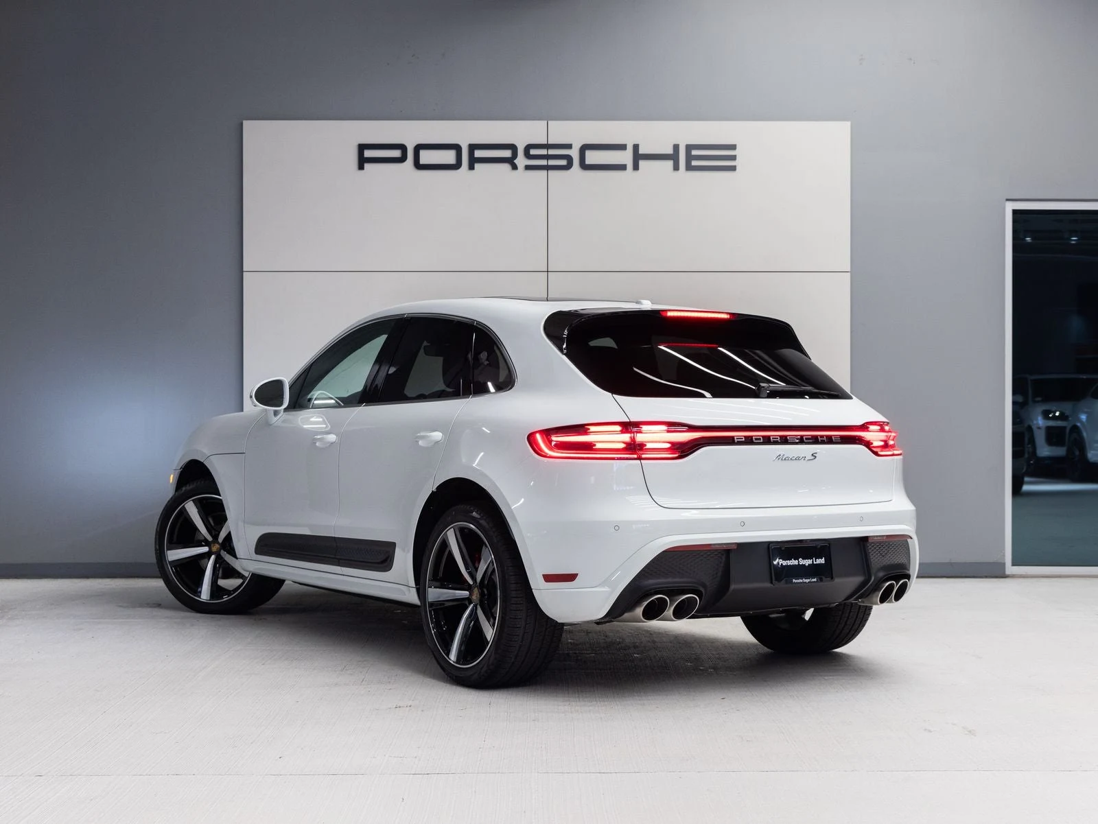 2026 Porsche Macan S (95B), 3/20
