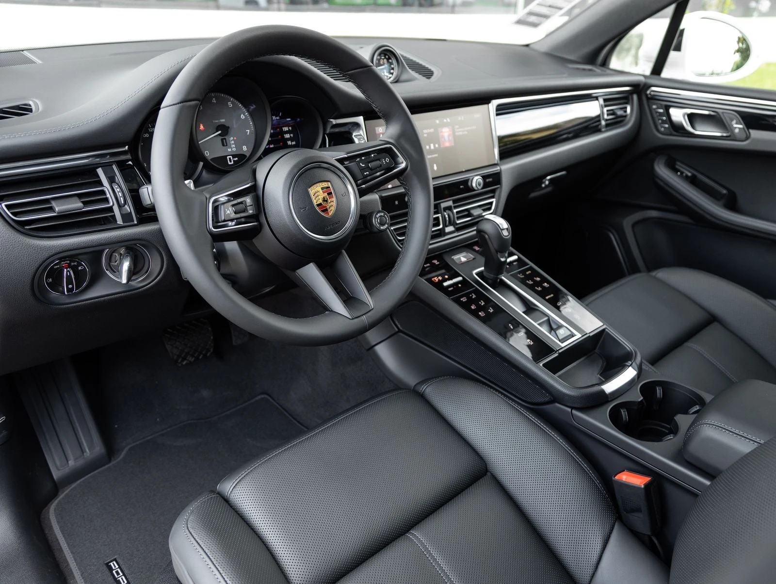 2026 Porsche Macan S (95B), 4/20