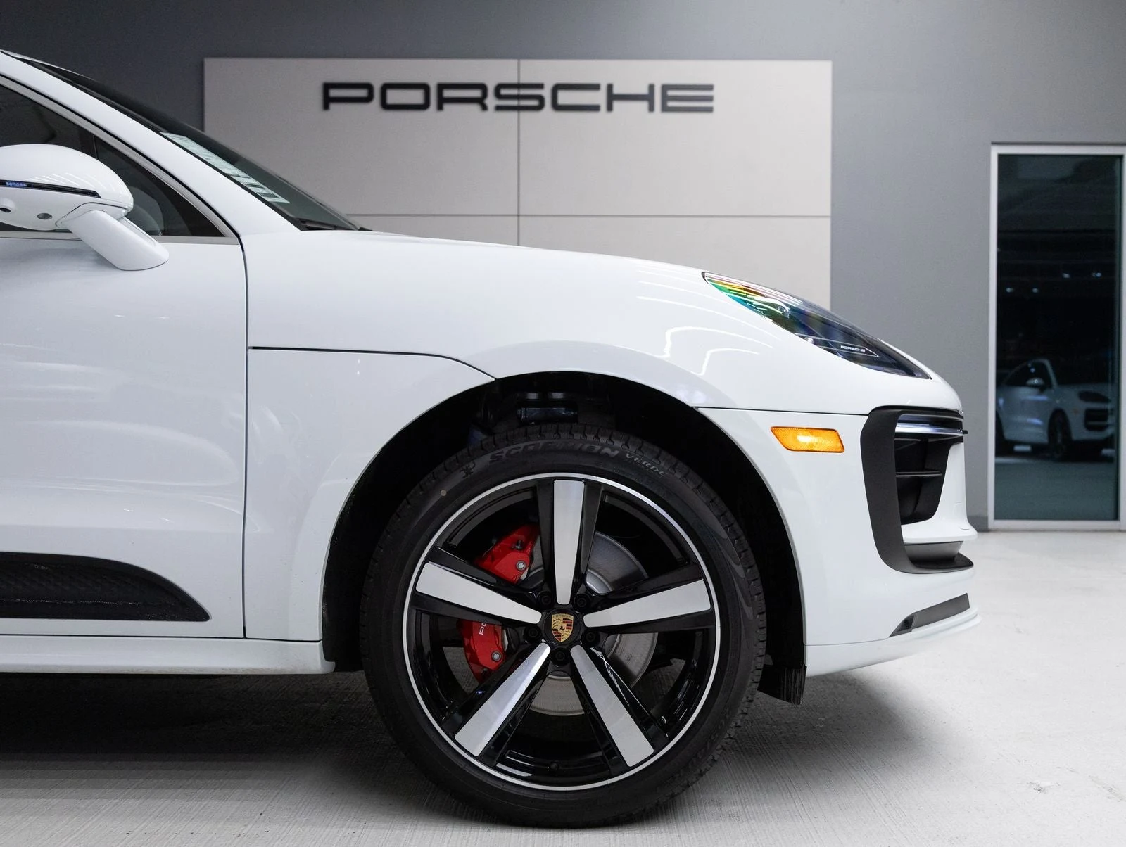 2026 Porsche Macan S (95B), 11/20