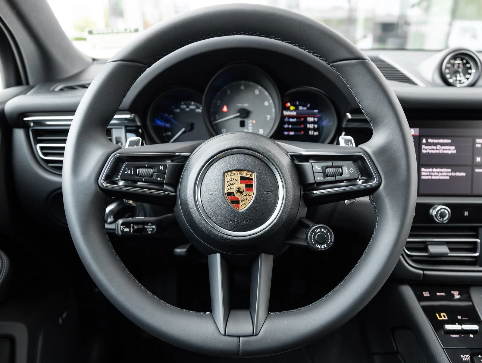 2026 Porsche Macan S (95B), 13/20