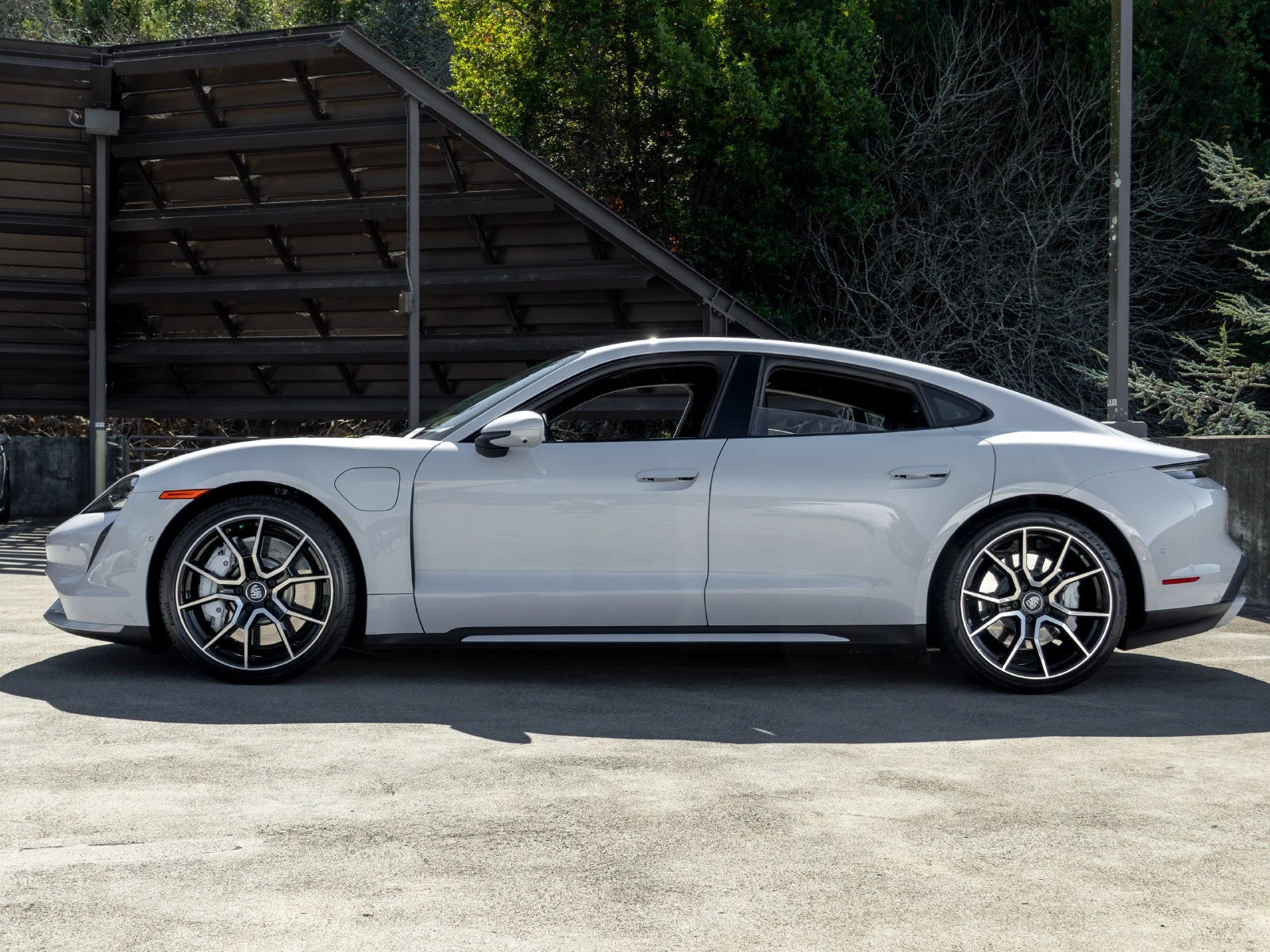 2022 Porsche Taycan Turbo (Original Version), 2/20