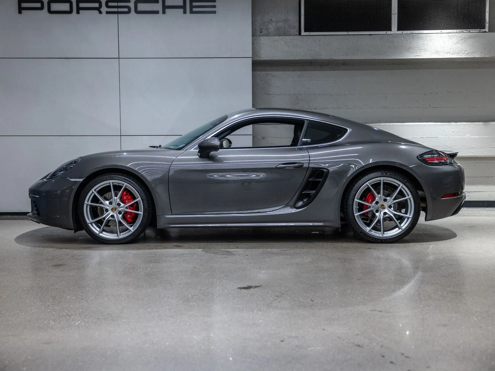 2024 Porsche 718 Cayman S, 2/20