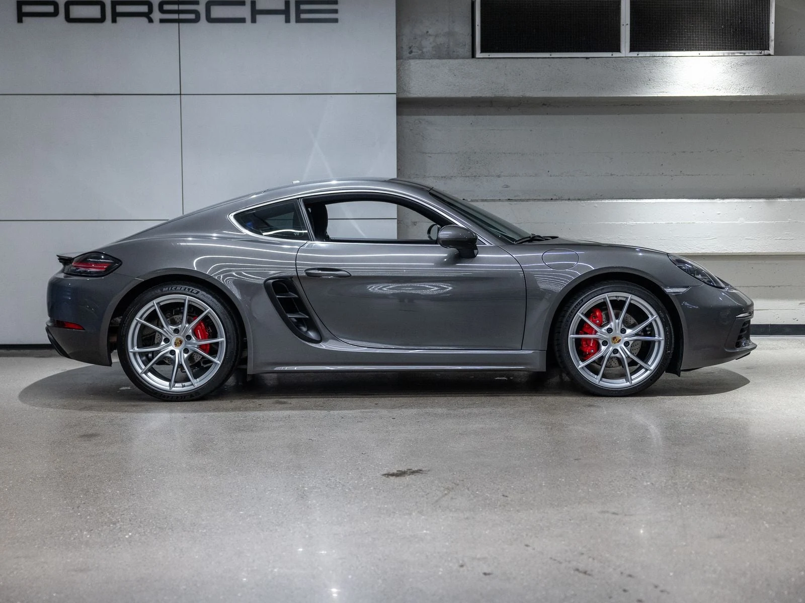 2024 Porsche 718 Cayman S, 18/20