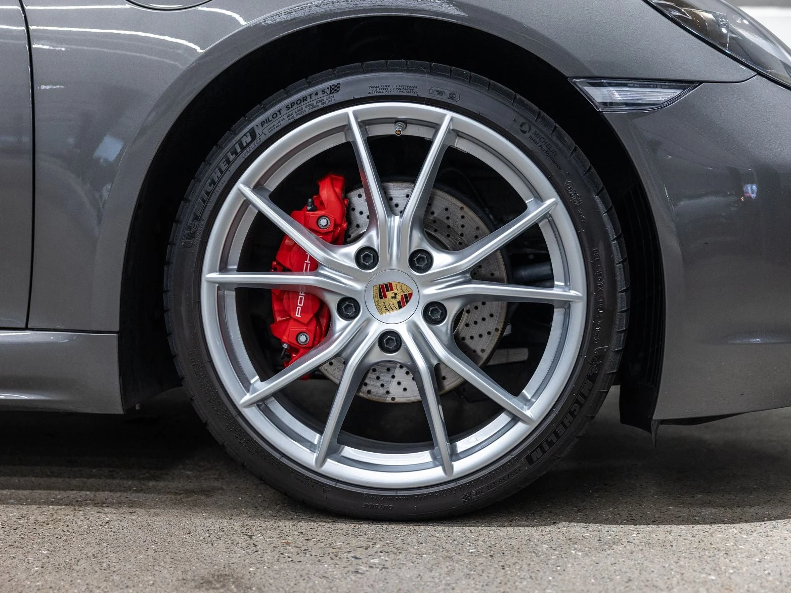2024 Porsche 718 Cayman S, 19/20
