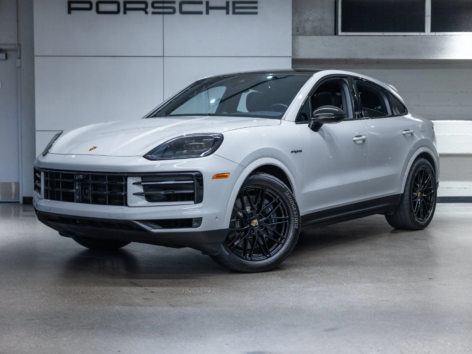 Porsche Cayenne E-Hybrid Coupé (3rd Generation) · Chalk · Indigo Auto Group