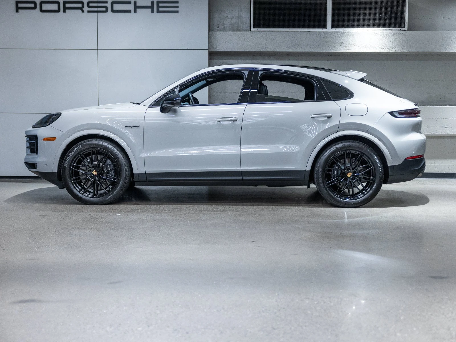 2024 Porsche Cayenne E-Hybrid Coupé (3rd Generation), 2/20