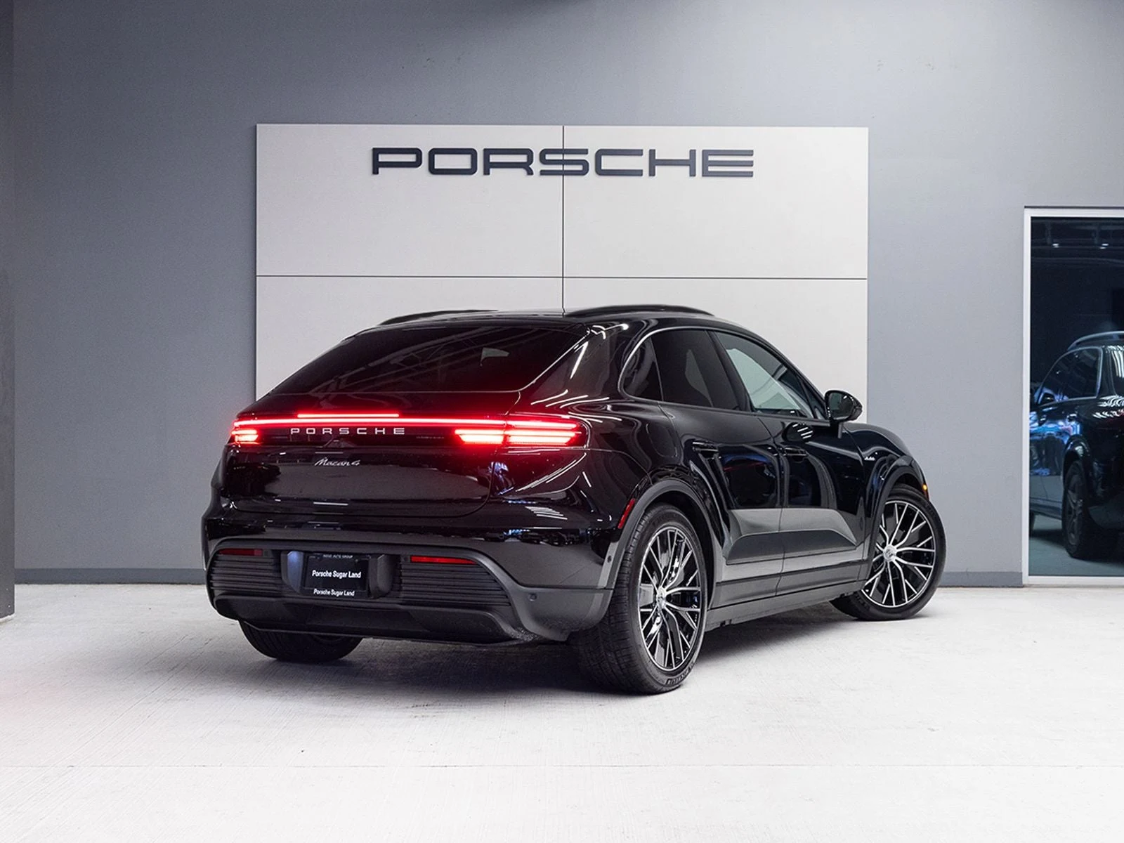 2026 Porsche Macan 4 Electric (XAB), 7/20