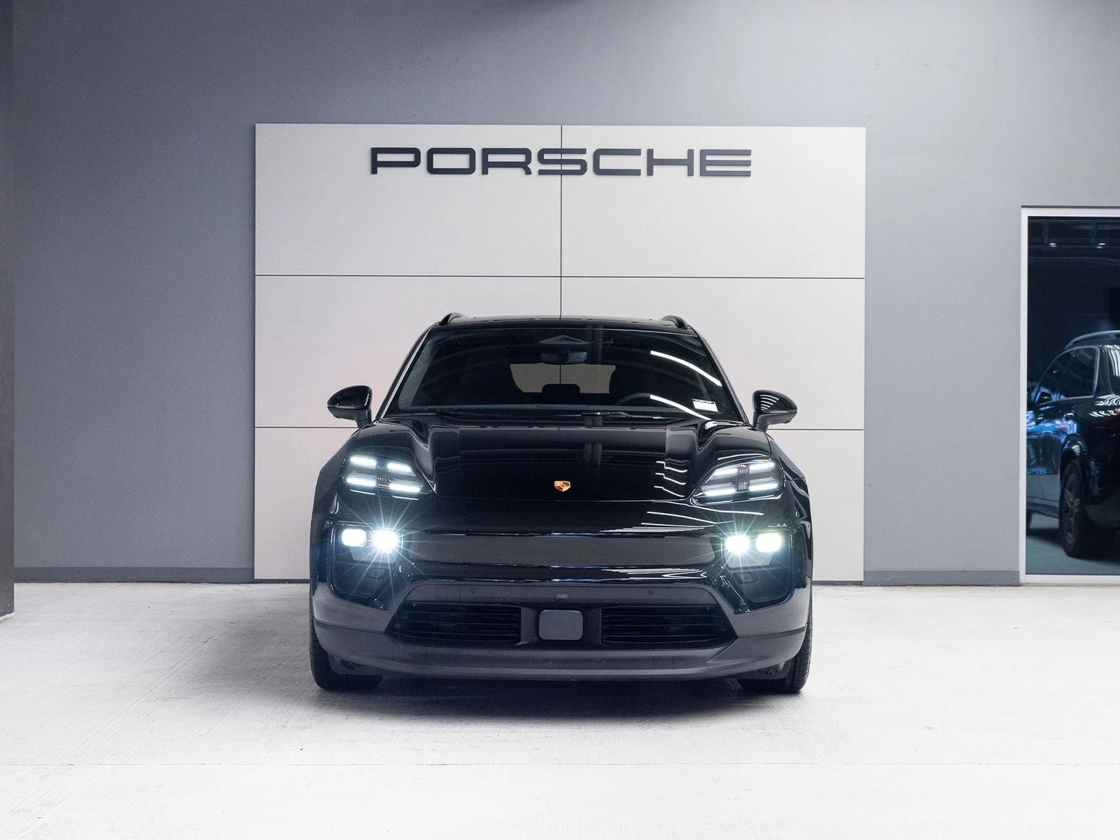 2026 Porsche Macan 4 Electric (XAB), 10/20