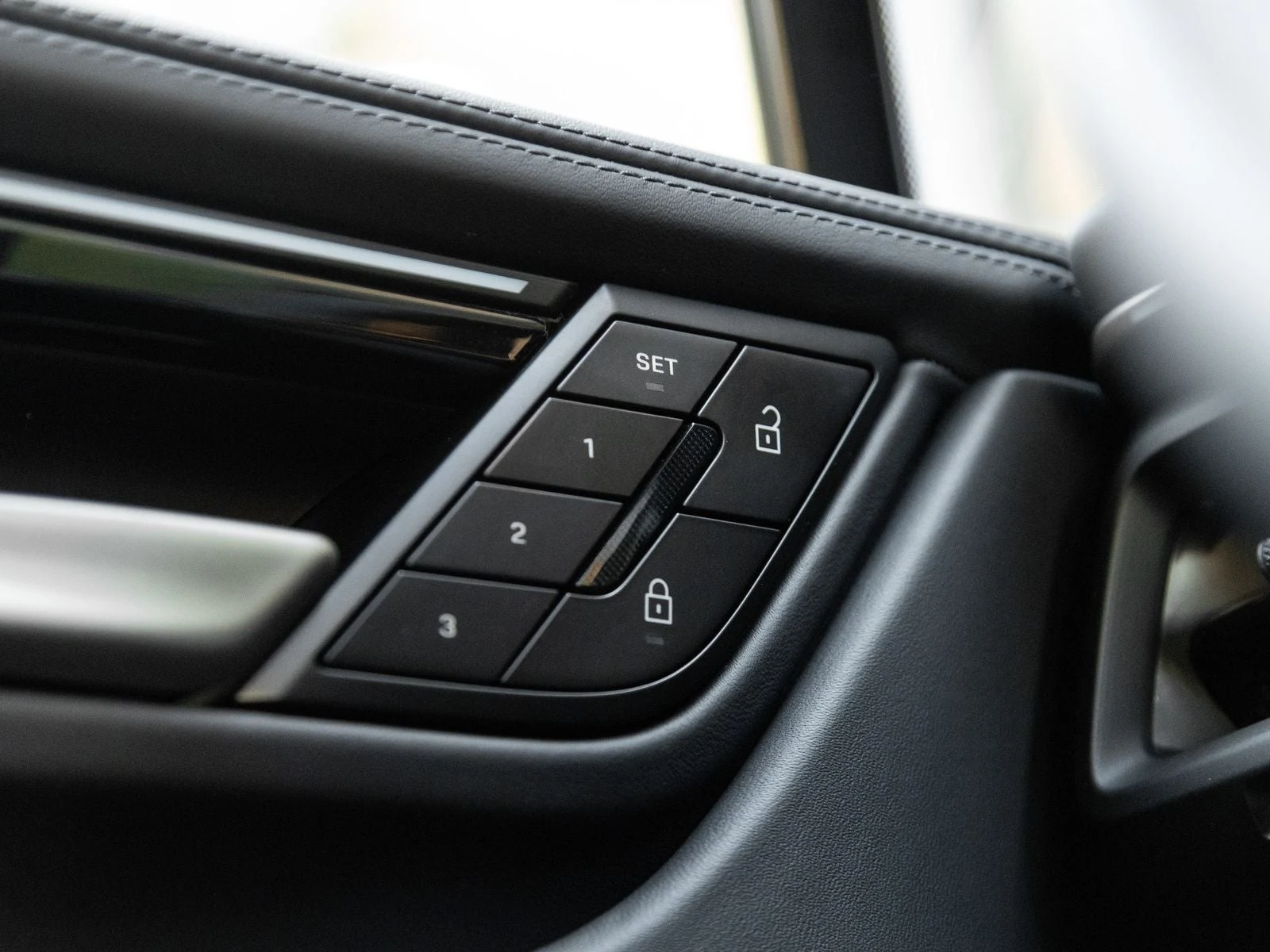 2026 Porsche Macan 4 Electric (XAB), 19/20
