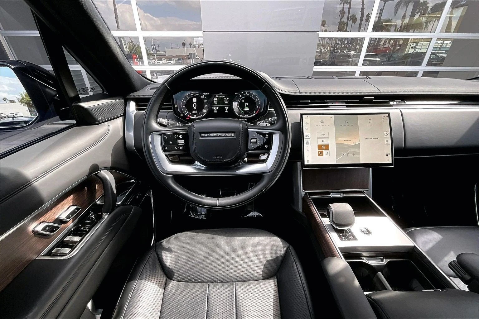 2025 Land Rover Range Rover SE Plug-in Hybrid (L460), 5/20